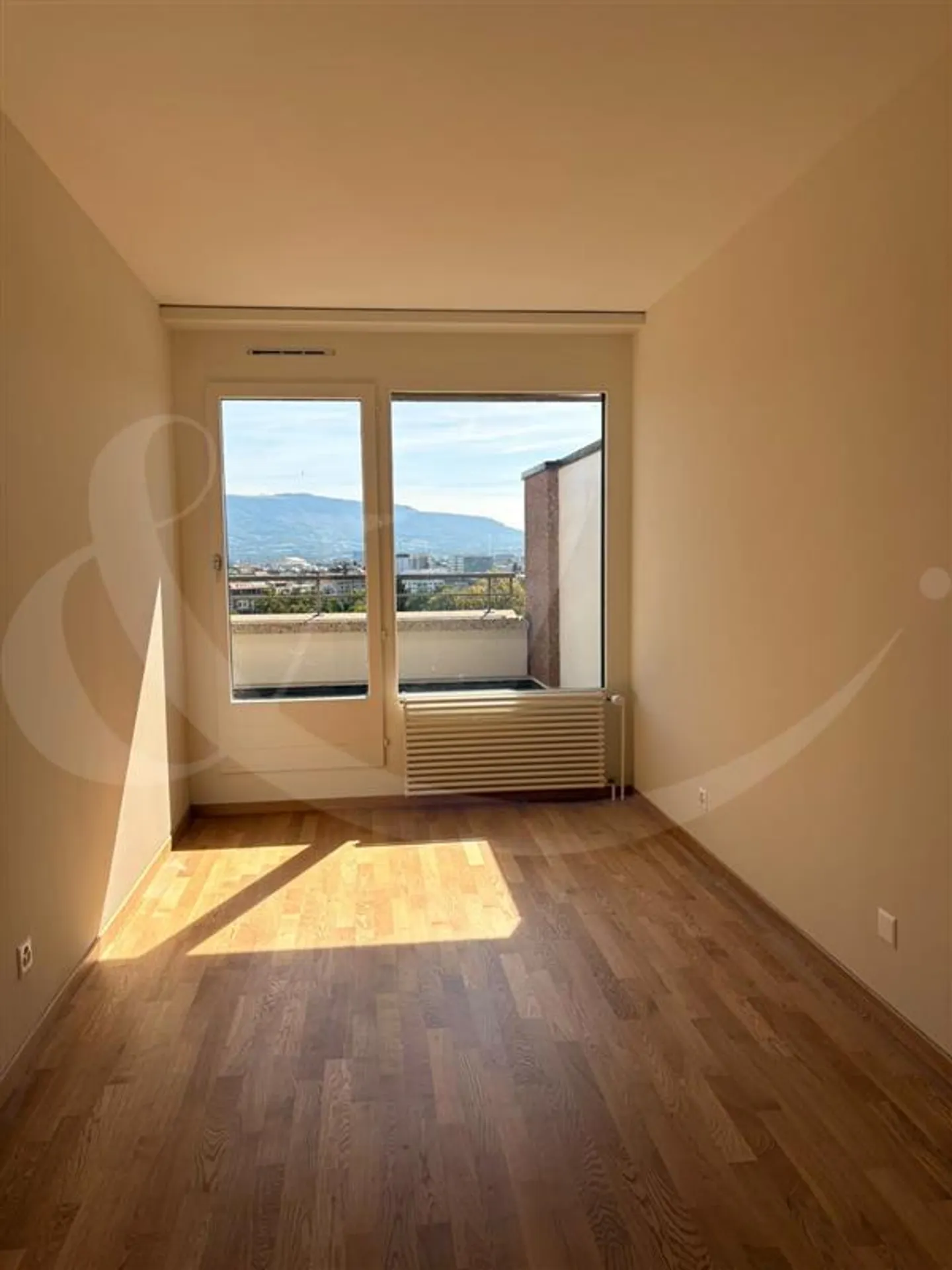 40 Rue Maurice-Braillard, Magnificent crossing duplex with panoramic view of Geneva, the Alps and the Jura - Photo 5 of 7