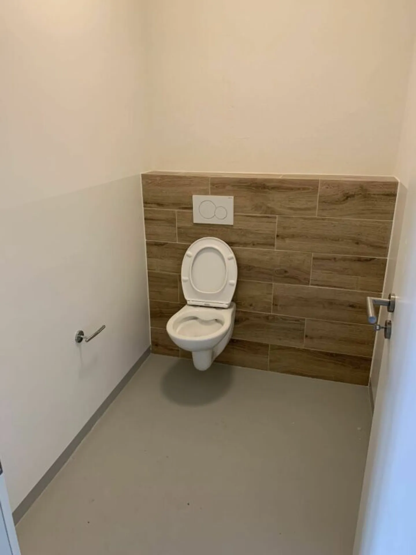 Vaud magazzino/depositi/locali di 625 m2 in affitto con dock di carico e posti auto - Foto 8 di 10