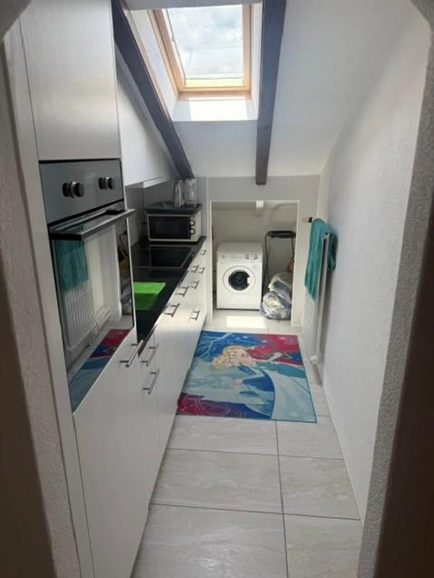Incantevole appartamento mansardato in affitto - Foto 4 di 7