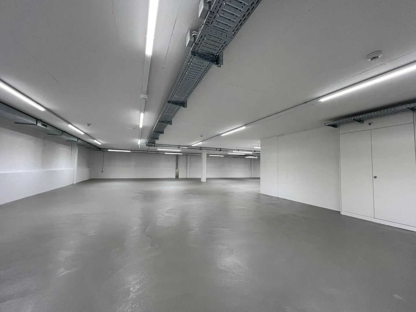 Geräumige Lagerhalle am Verkehrsknoten - Foto 5 von 5