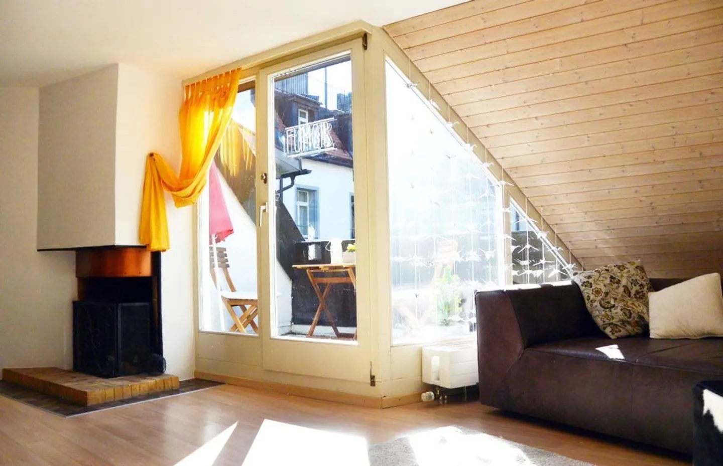 mitten im Stadtzentrum, mit Lift, Cheminée und Balkon - Foto 7 von 12