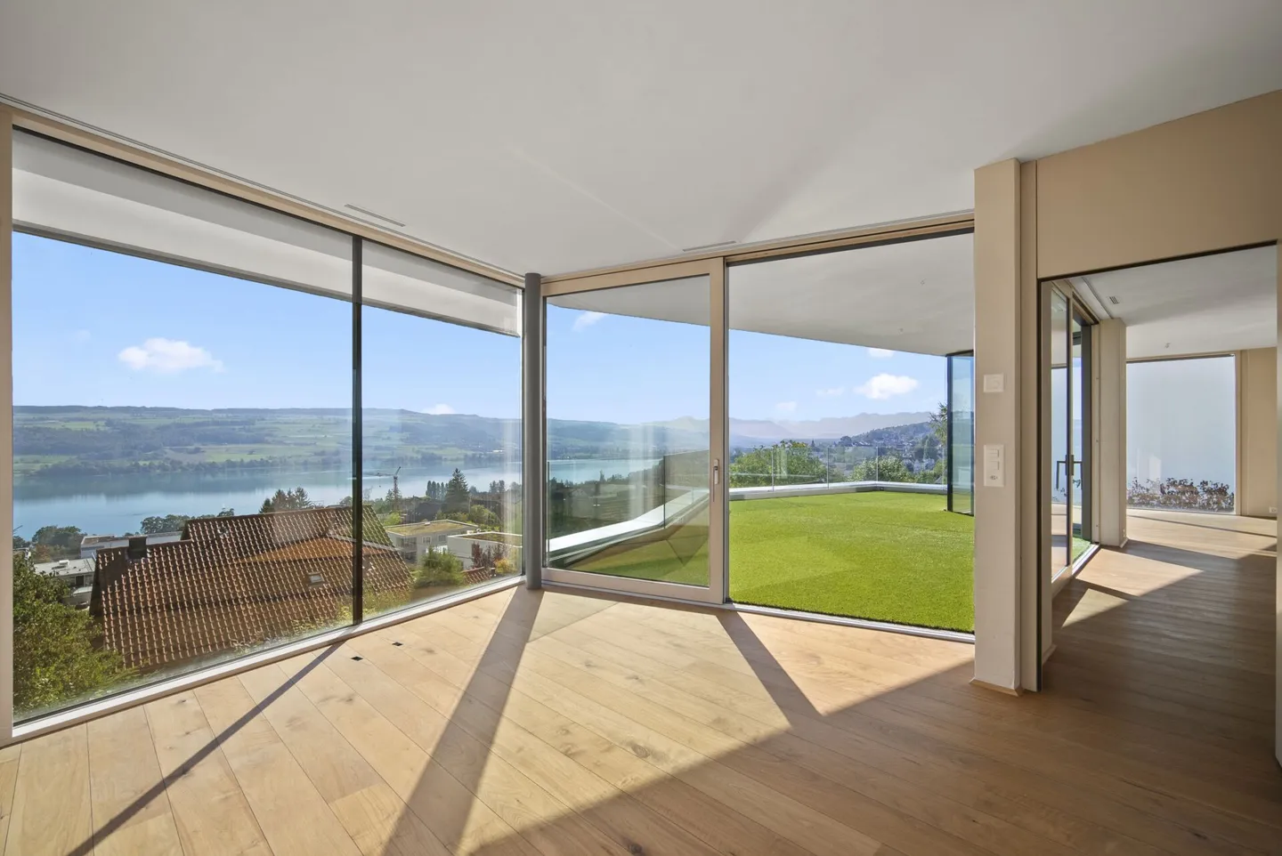 Terrace Apartment with Dreamlike View - Photo 4 of 12