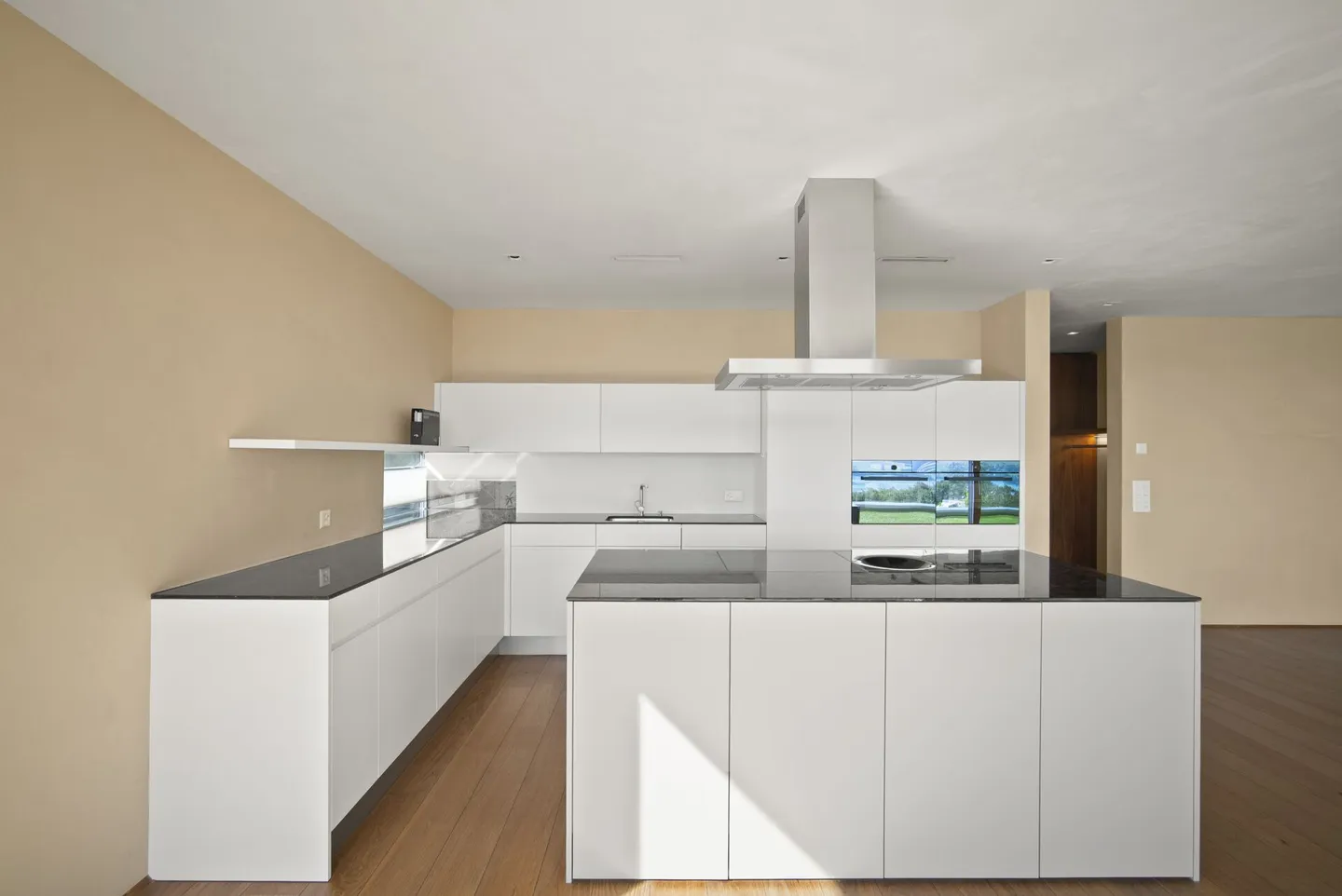 Terrace Apartment with Dreamlike View - Photo 6 of 12