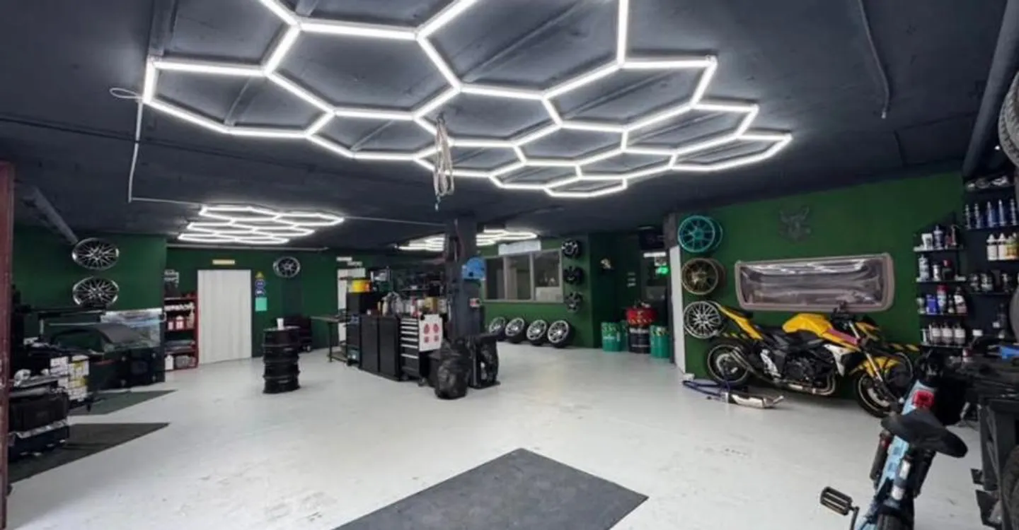 Commercial space or storage room in Vilters-Wangs - Photo 1 of 5