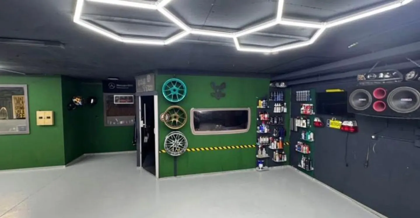 Commercial space or storage room in Vilters-Wangs - Photo 2 of 5