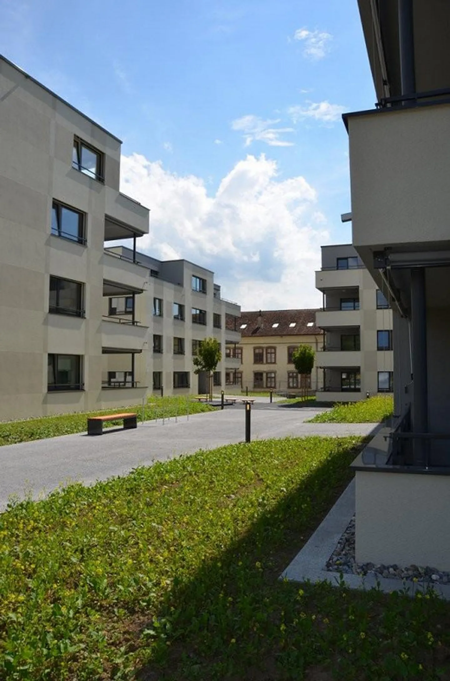 Parkplatz im Freien mieten - Foto 2 von 2
