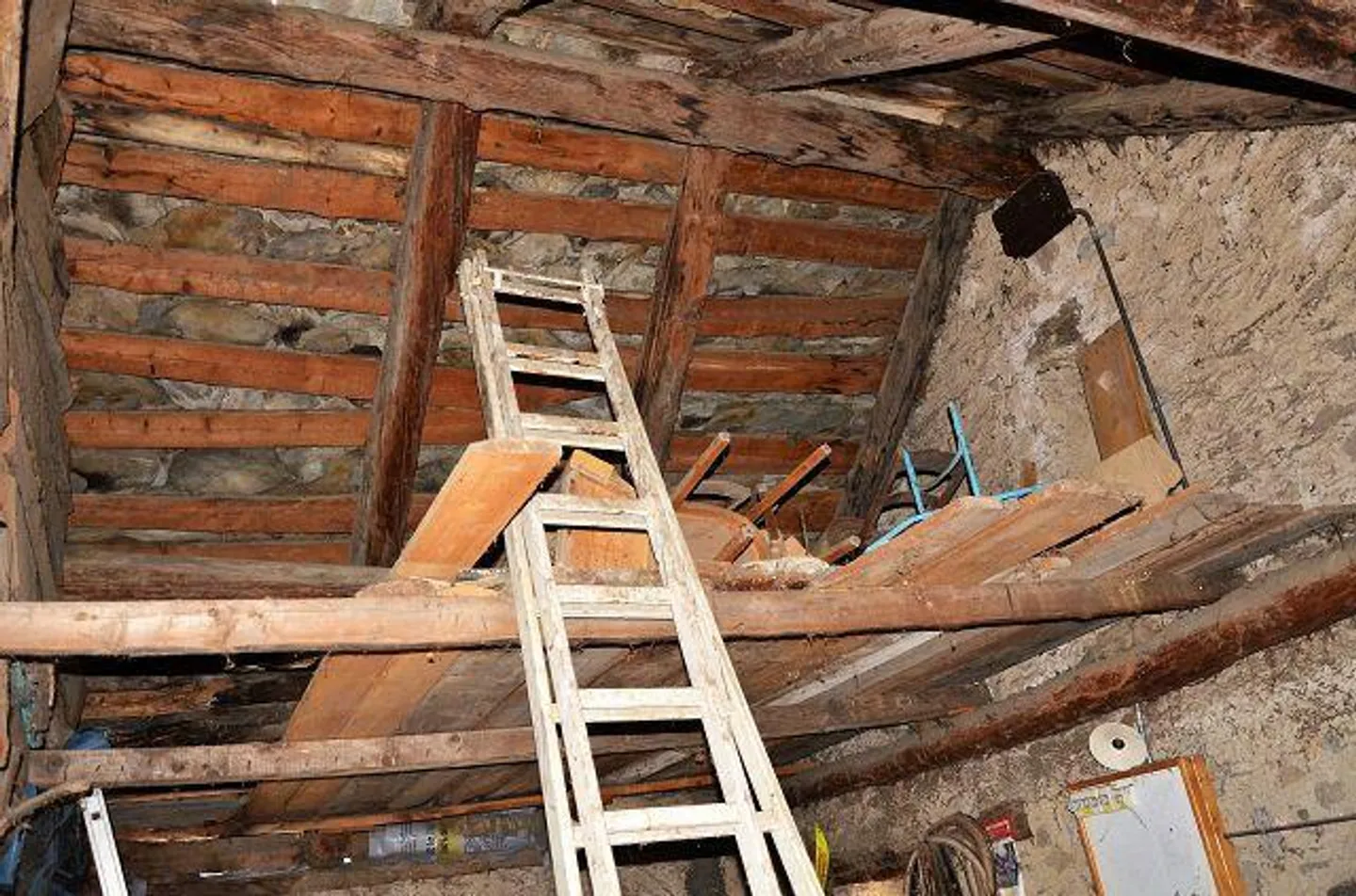 «Rustico di 2 piani da rinnovare con terreno molto soleggiata, tranquilla  / Rustico zum Ausbauen mit separatem Grundstück an sonniger, ruhiger Lage» - Foto 11 di 28