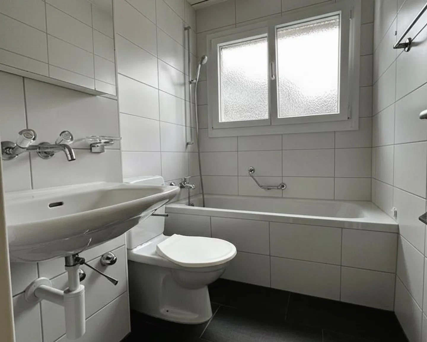 Cozy 3.5 Room Apartment in a Central Location - Photo 4 of 5