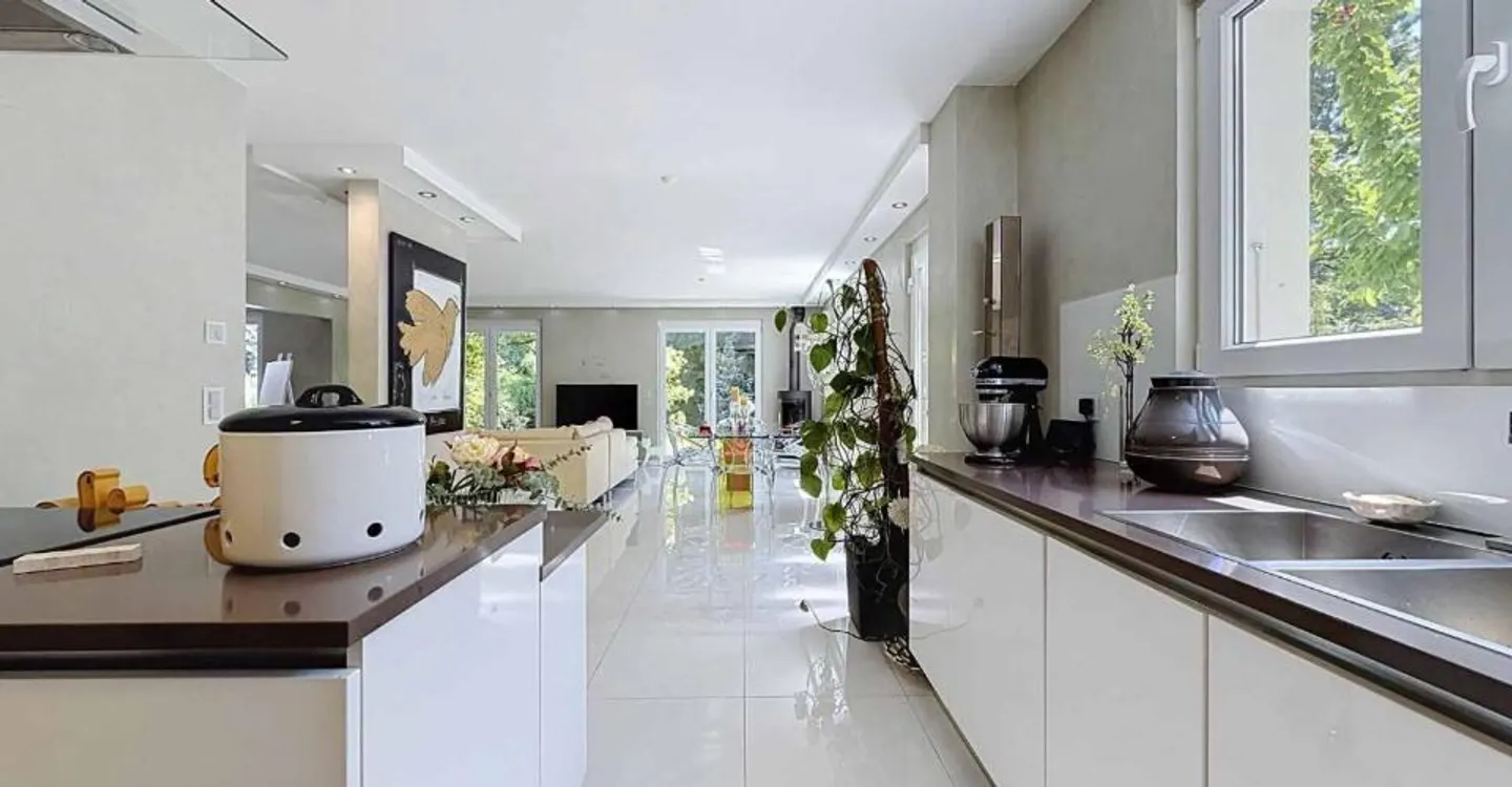 Bright semi-detached villa in a privileged environment - Photo 3 of 12
