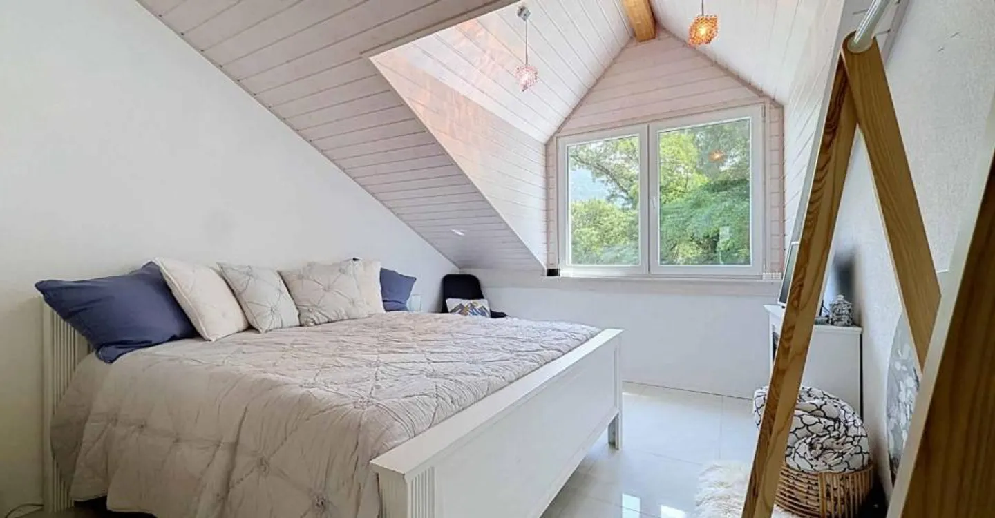 Bright semi-detached villa in a privileged environment - Photo 8 of 12