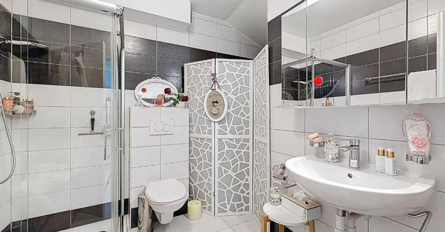 Bright semi-detached villa in a privileged environment - Photo 11 of 12