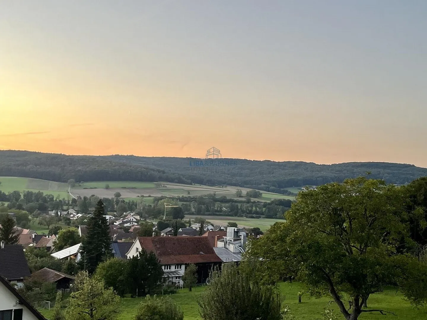 Living with a View, Exclusive 4.5-Room Apartment in Rodersdorf - Photo 6 of 8