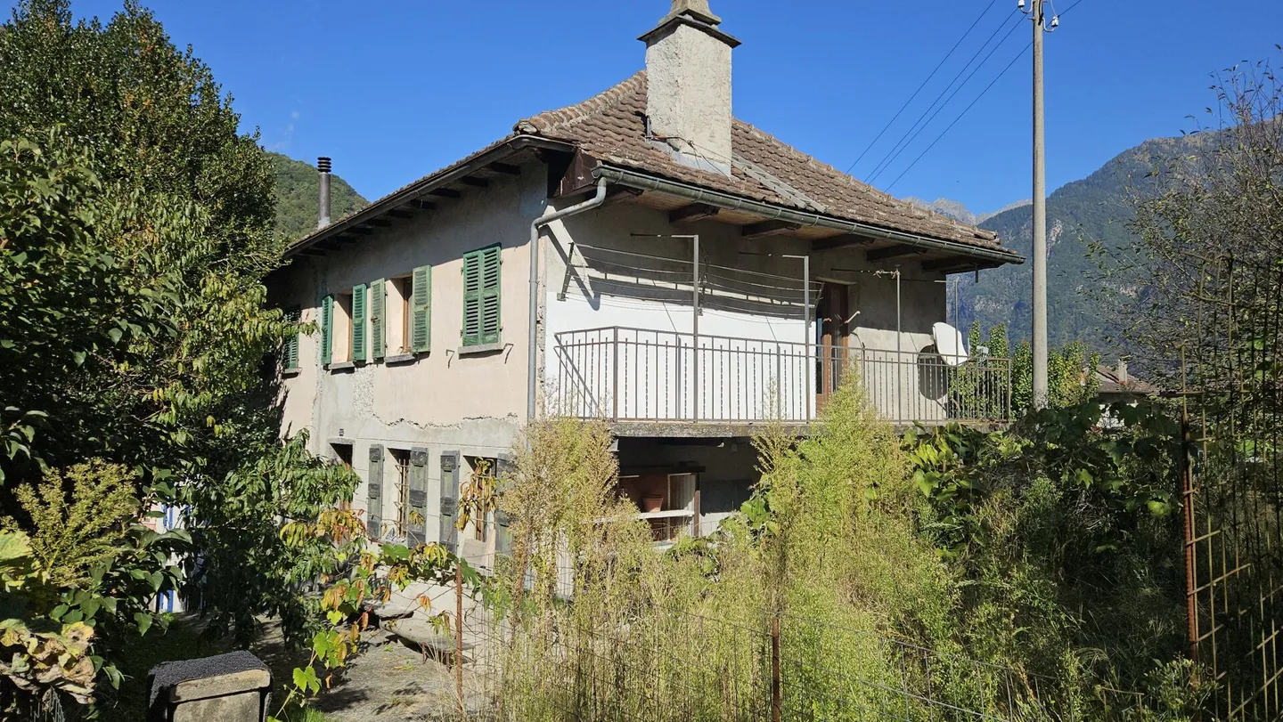 CASA UNIFAMILIARE CON GIARDINO - Foto 1 di 17