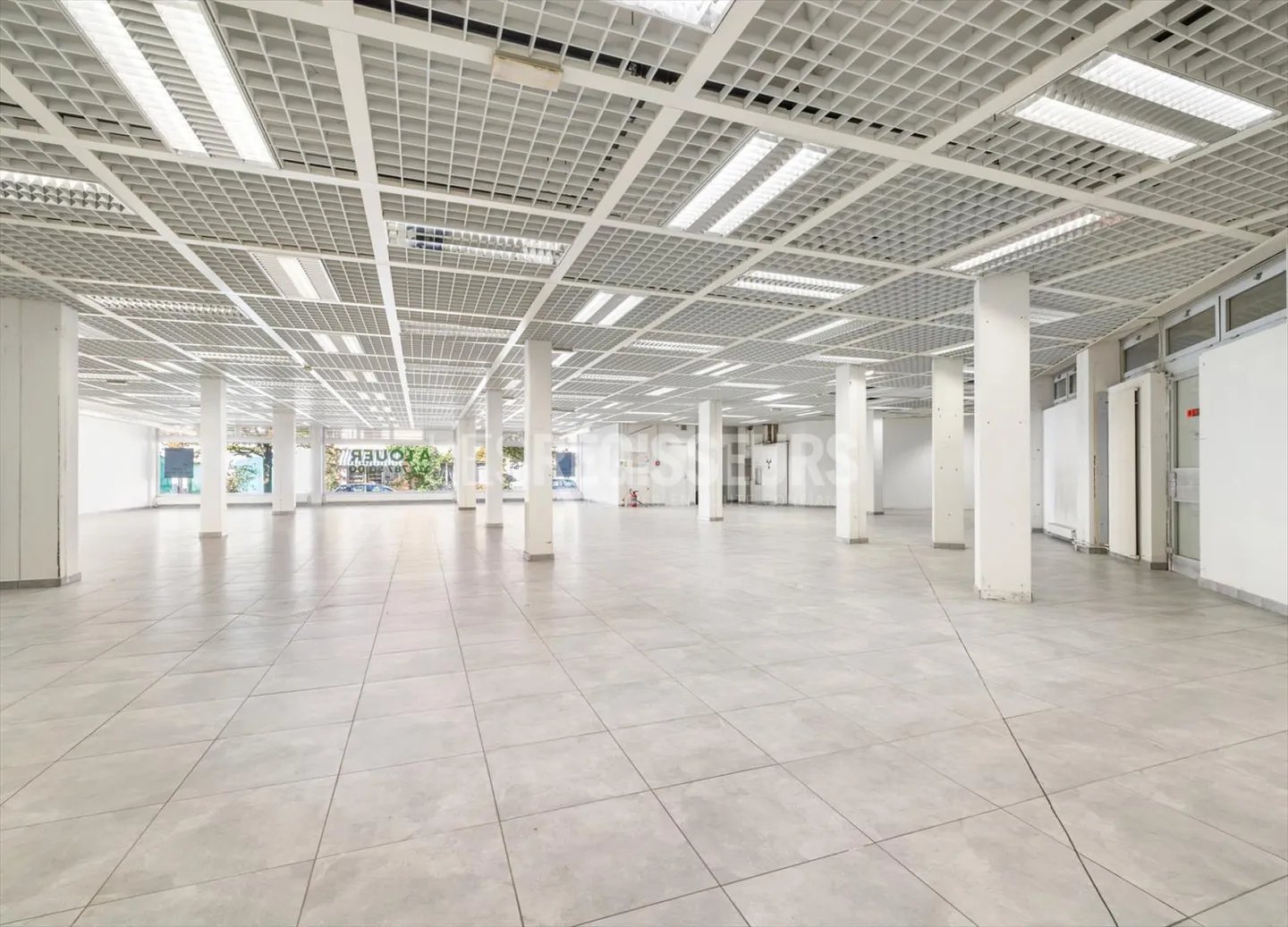 Geräumige Arcade in einem Einkaufszentrum in Chêne-Bourg - Foto 3 von 11