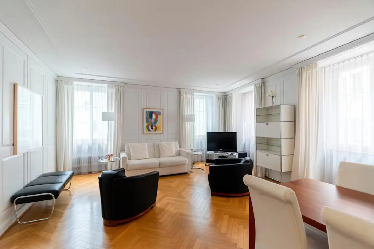 Charming Apartment in Zürich - Photo 1 of 10