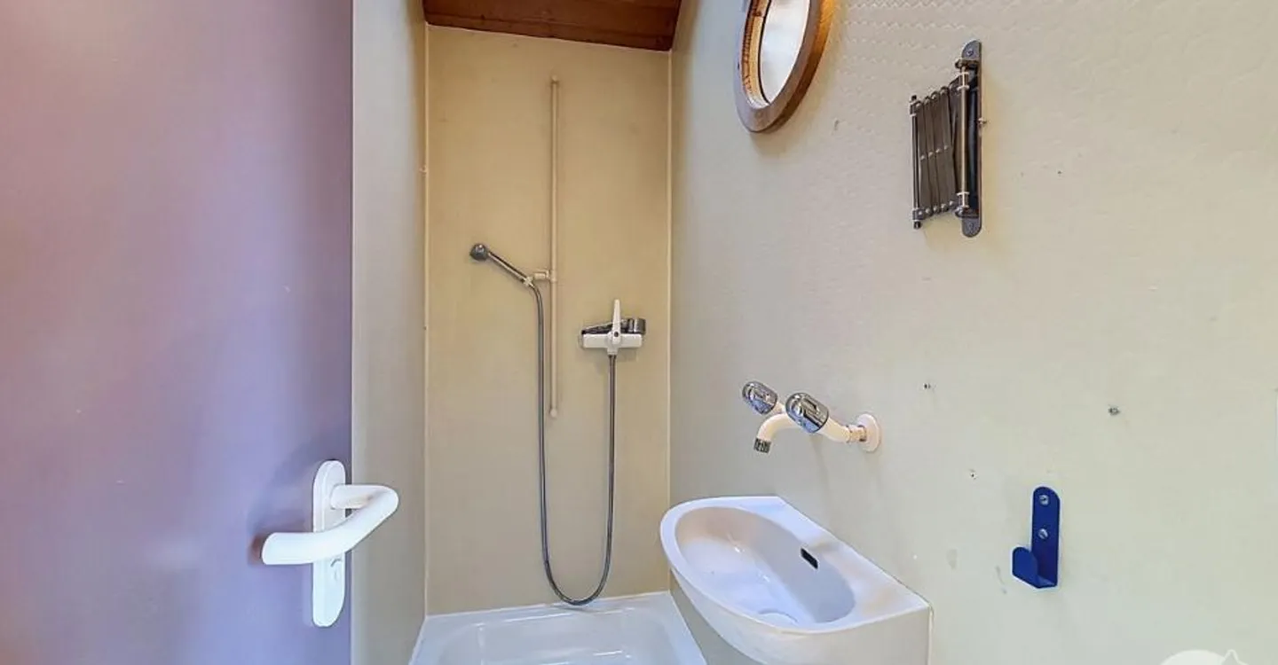 Charming house with great potential - Photo 7 of 10
