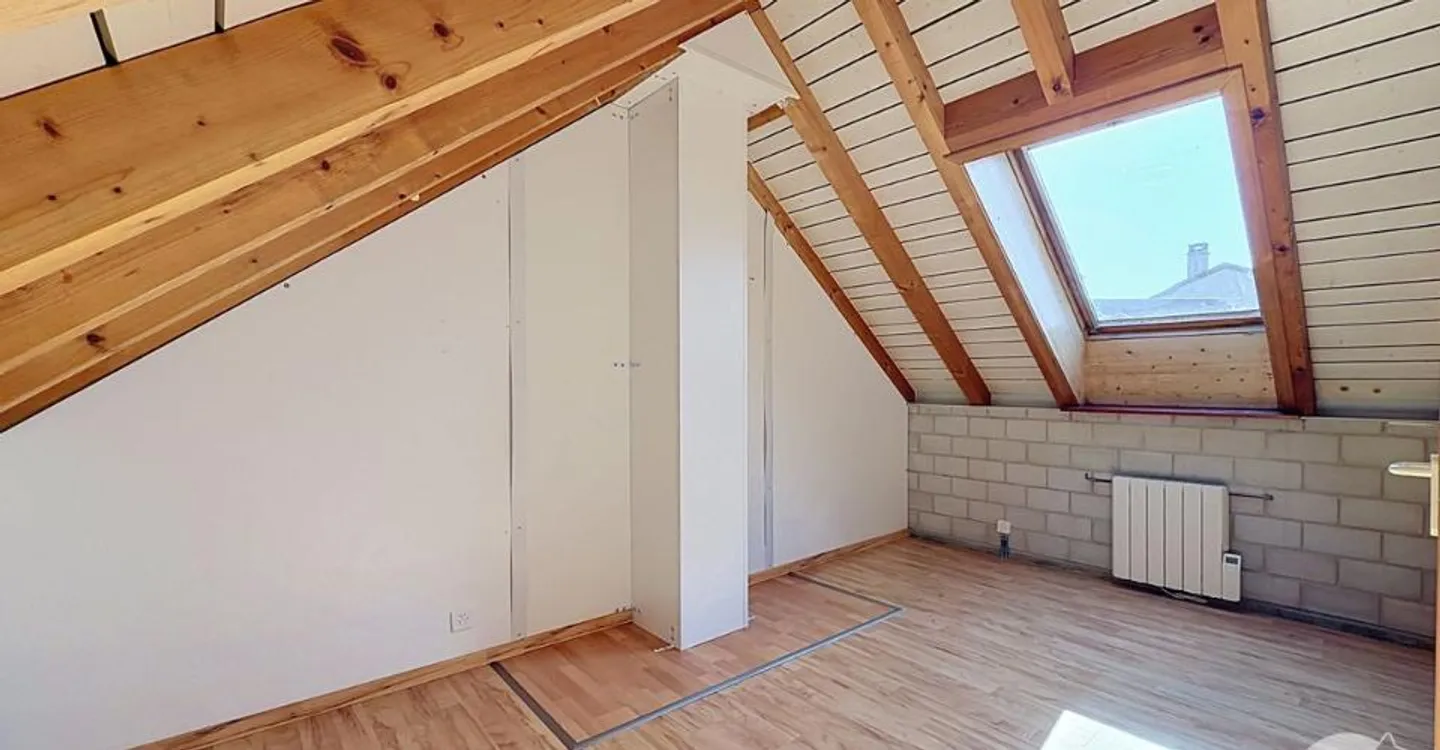 Charming house with great potential - Photo 6 of 10