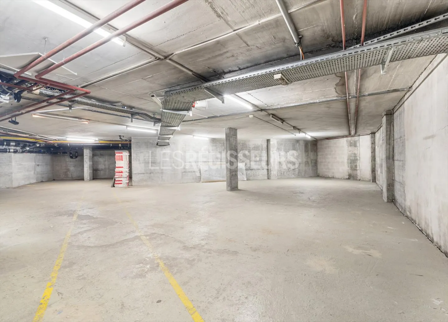 Geräumige Arcade in einem Einkaufszentrum in Chêne-Bourg - Foto 6 von 11