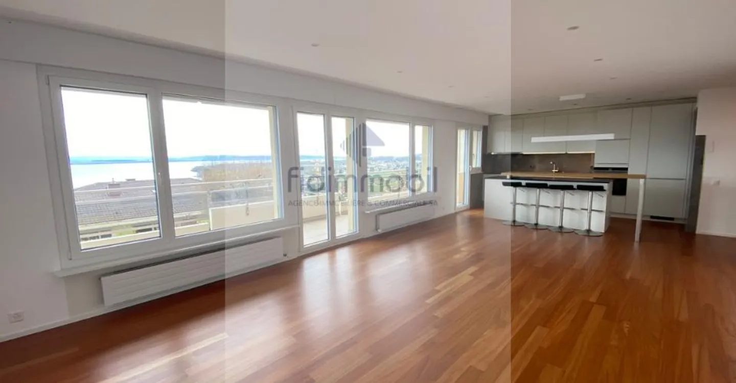 ENTIRELY RENOVATED APARTMENT WITH UNOBSTRUCTED VIEW OF THE LAKE - Photo 4 of 10