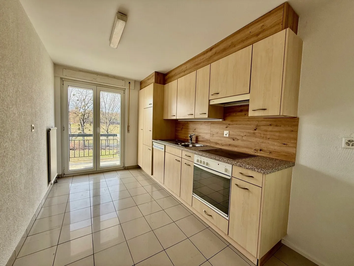 VILLARABOUD - 4,5 Zimmer renoviert im 2. Stock - Foto 3 von 8