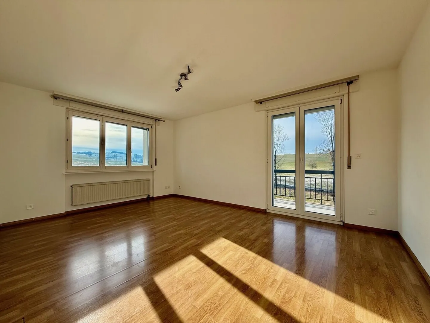 VILLARABOUD - 4,5 Zimmer renoviert im 2. Stock - Foto 4 von 8