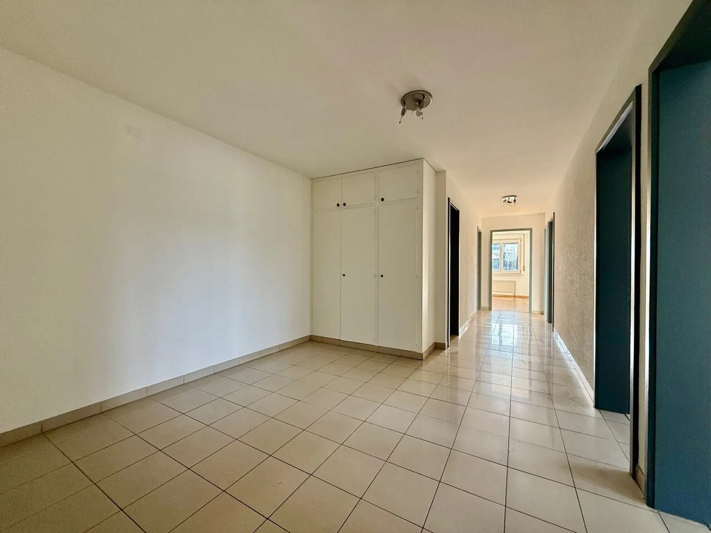 VILLARABOUD - 4,5 Zimmer renoviert im 2. Stock - Foto 7 von 8