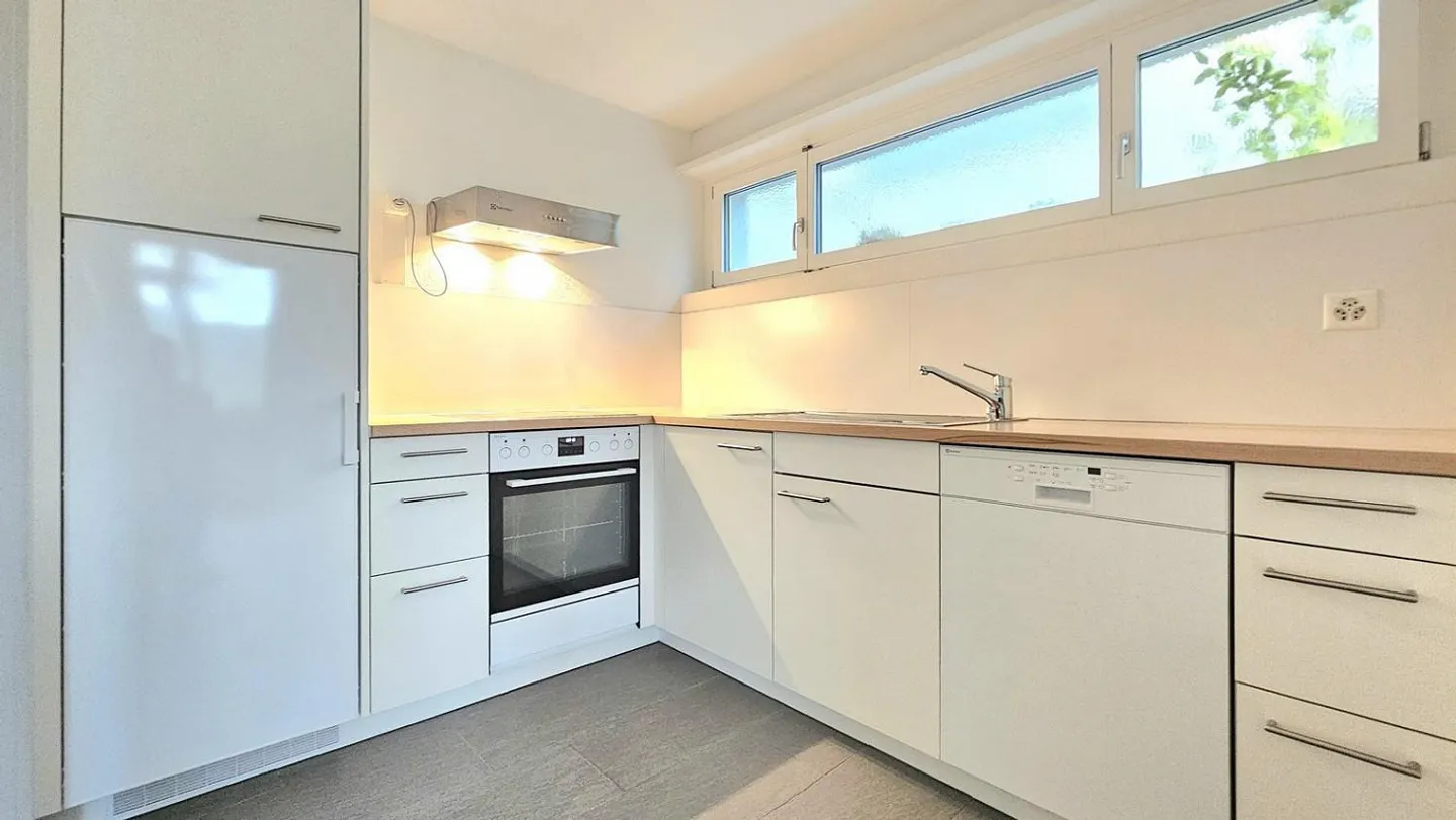 Gross, hell, gemütlich, zentral, Einstellhalle - Foto 5 von 13