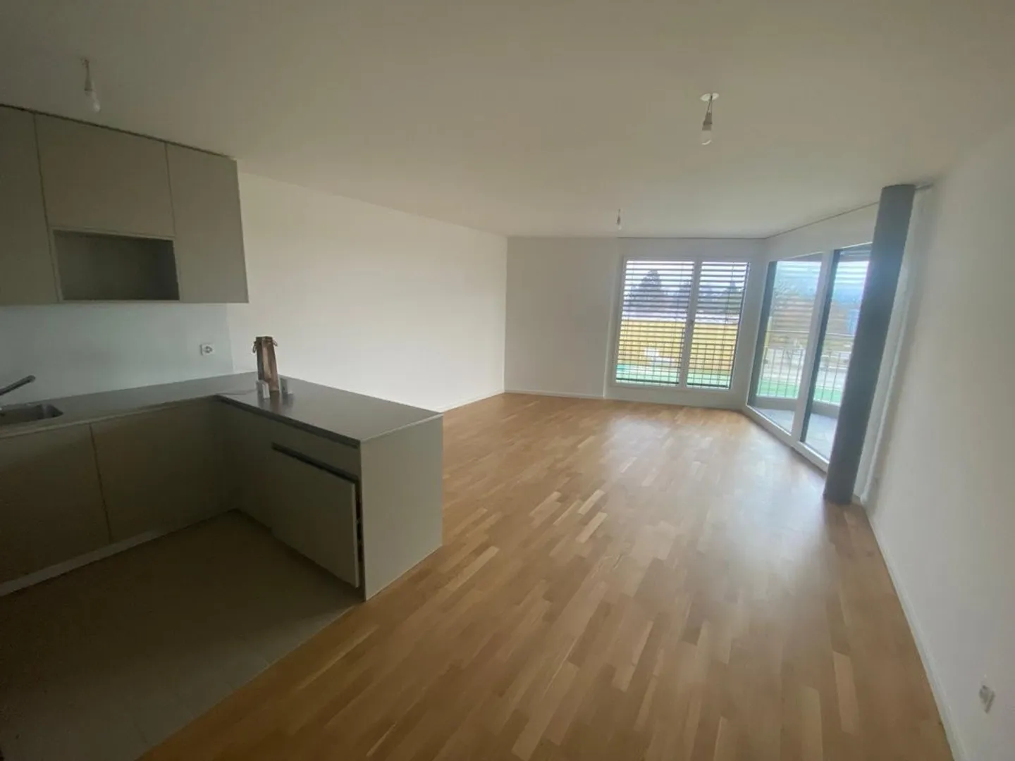 Helles Apartment mit Balkon - Foto 3 von 10