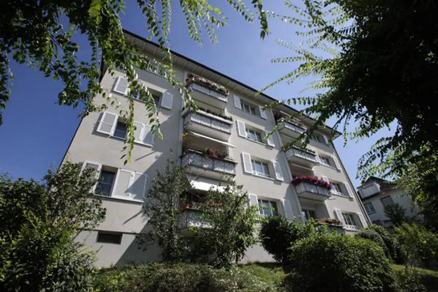 Apartment in a unique location in Zurich Seefeld - limited until 30.09.2027! - Photo 1 of 5
