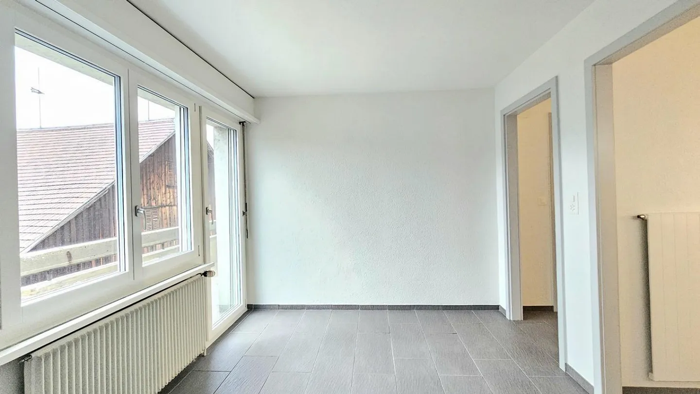 Gross, hell, gemütlich, zentral, Einstellhalle - Foto 6 von 13