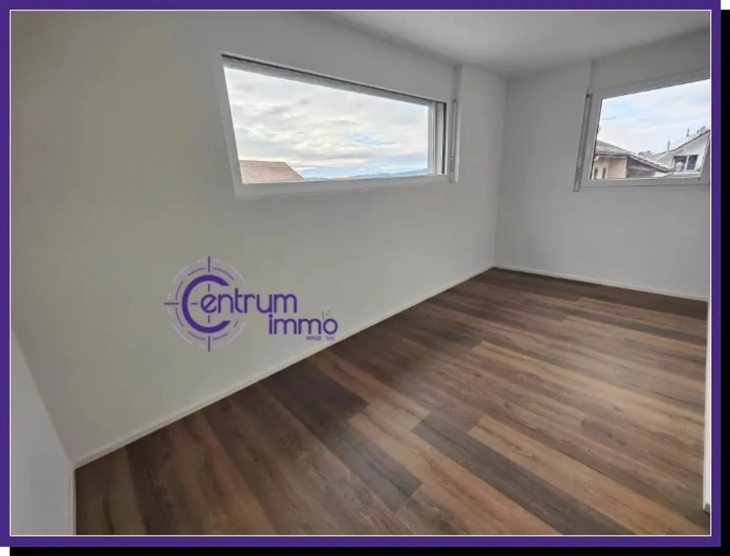 Mixed-use building - Photo 13 of 13