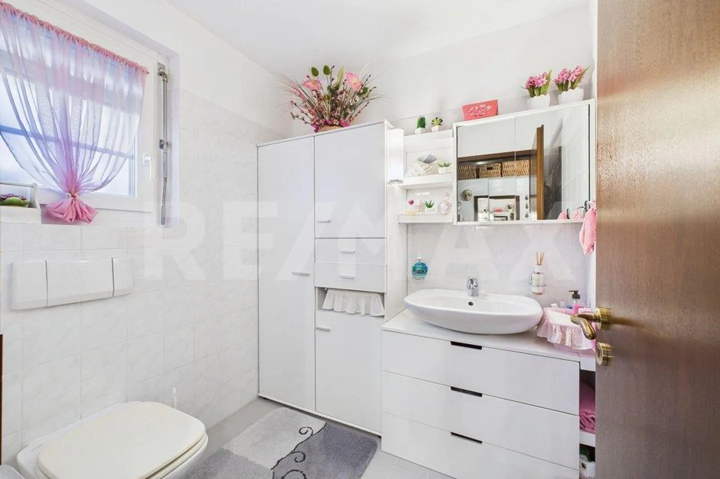 Elegante casa bifamiliare con bellissimo giardino a Bedano - Foto 13 di 13