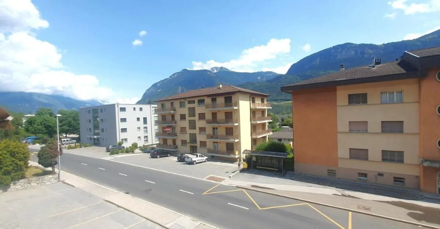 Bright 3.5-room apartment renovated in the heart of Noës - Photo 9 of 10
