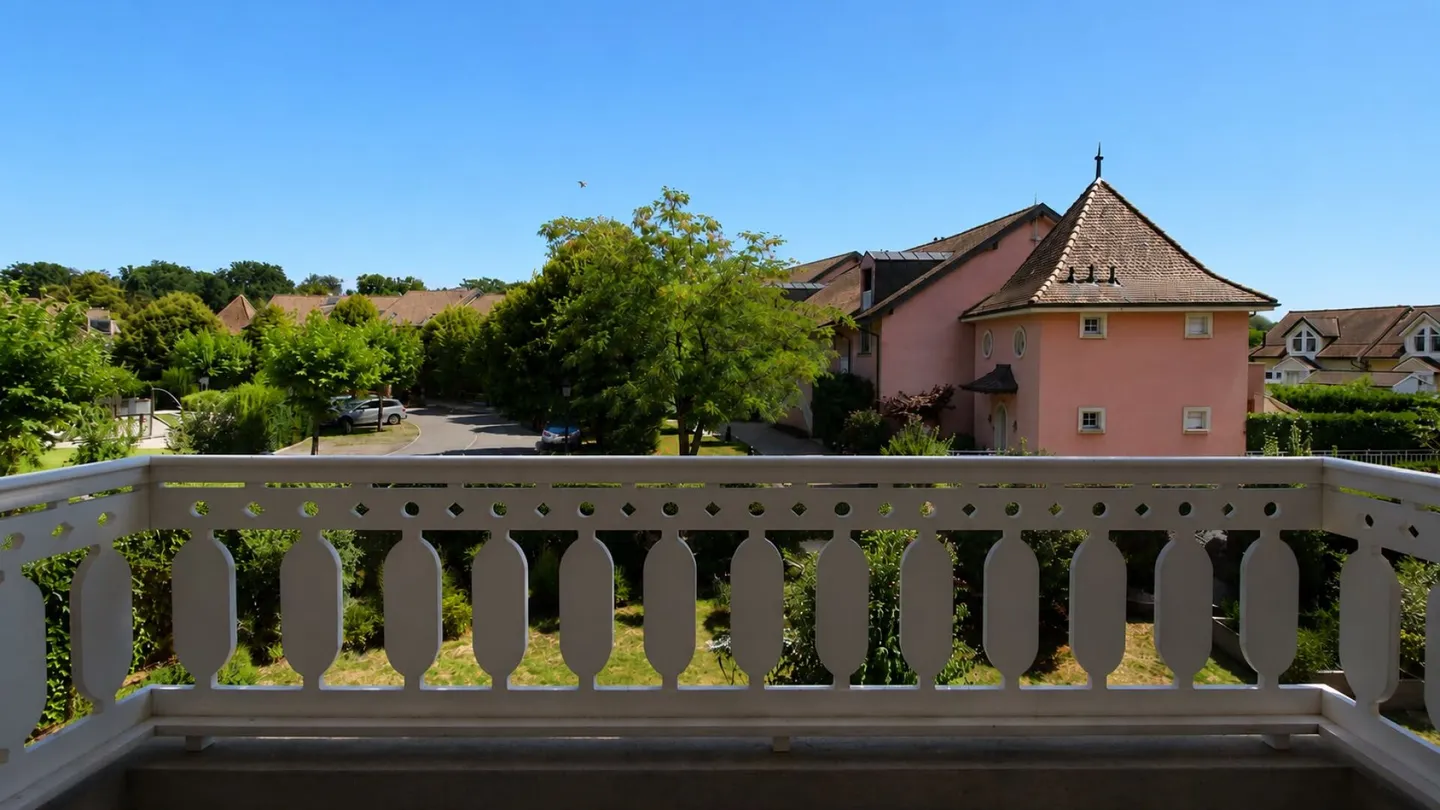 Duplex in the heart of a privileged environment in Gland - Photo 12 of 15