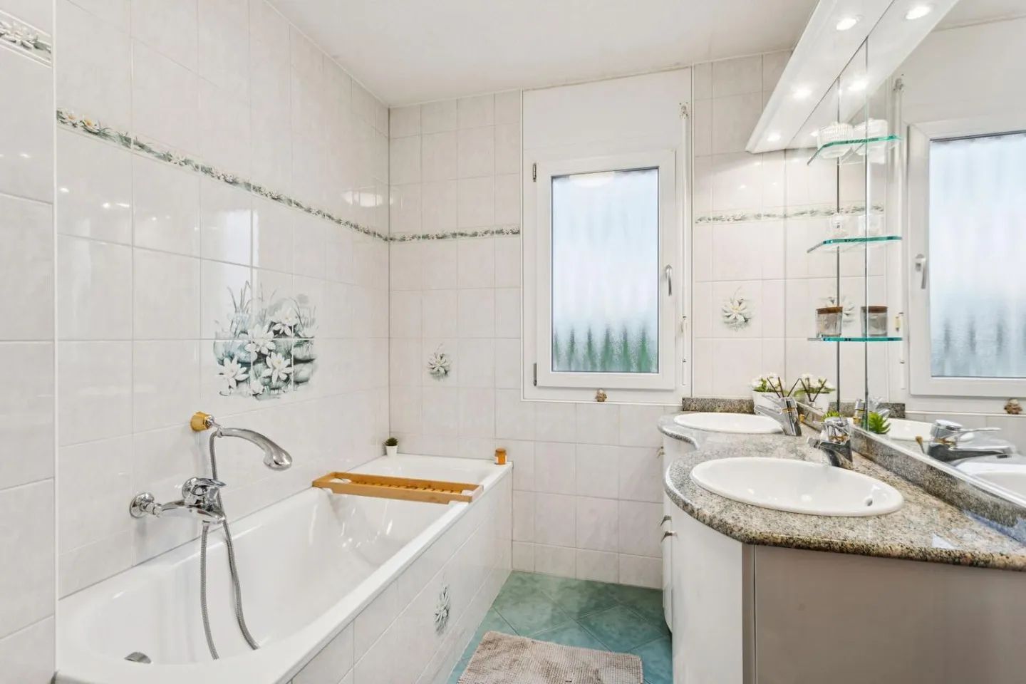 Beautiful apartment in a family-friendly neighborhood - Photo 11 of 13