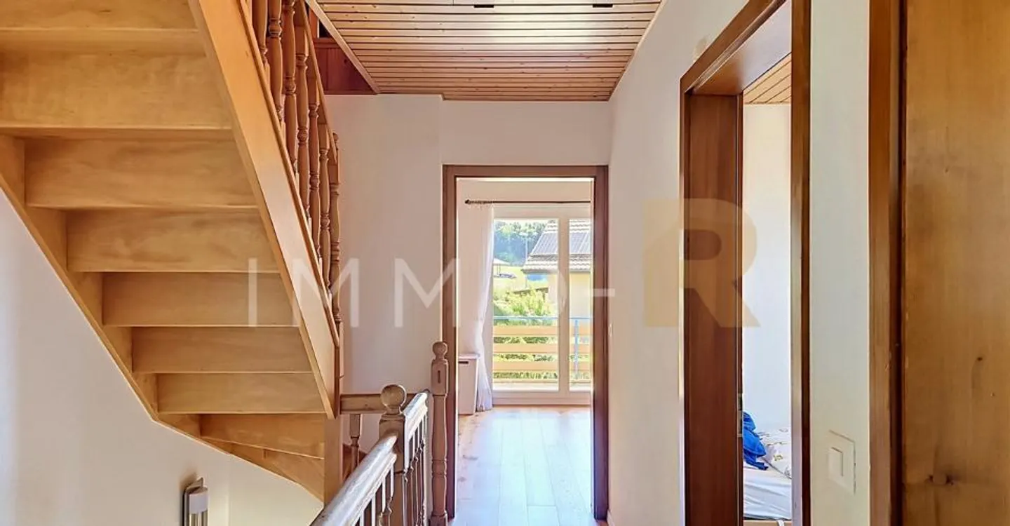 Casa a schiera con giardino - Foto 5 di 8