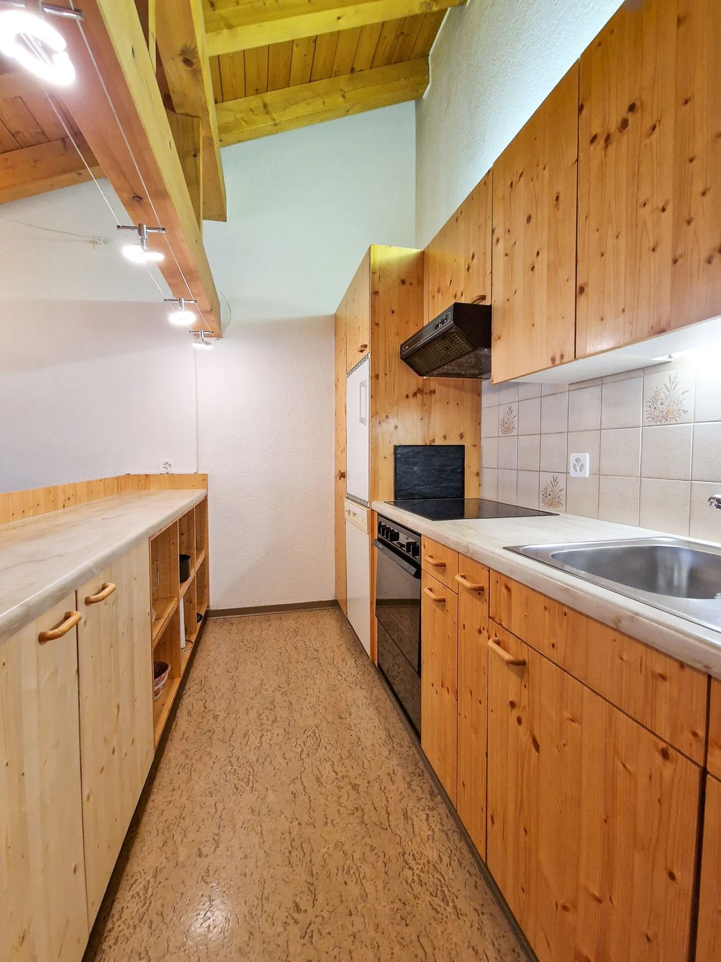 Appartamento attico da 2,5 stanze da sogno – arredato e pronto per essere abitato - Foto 6 di 9