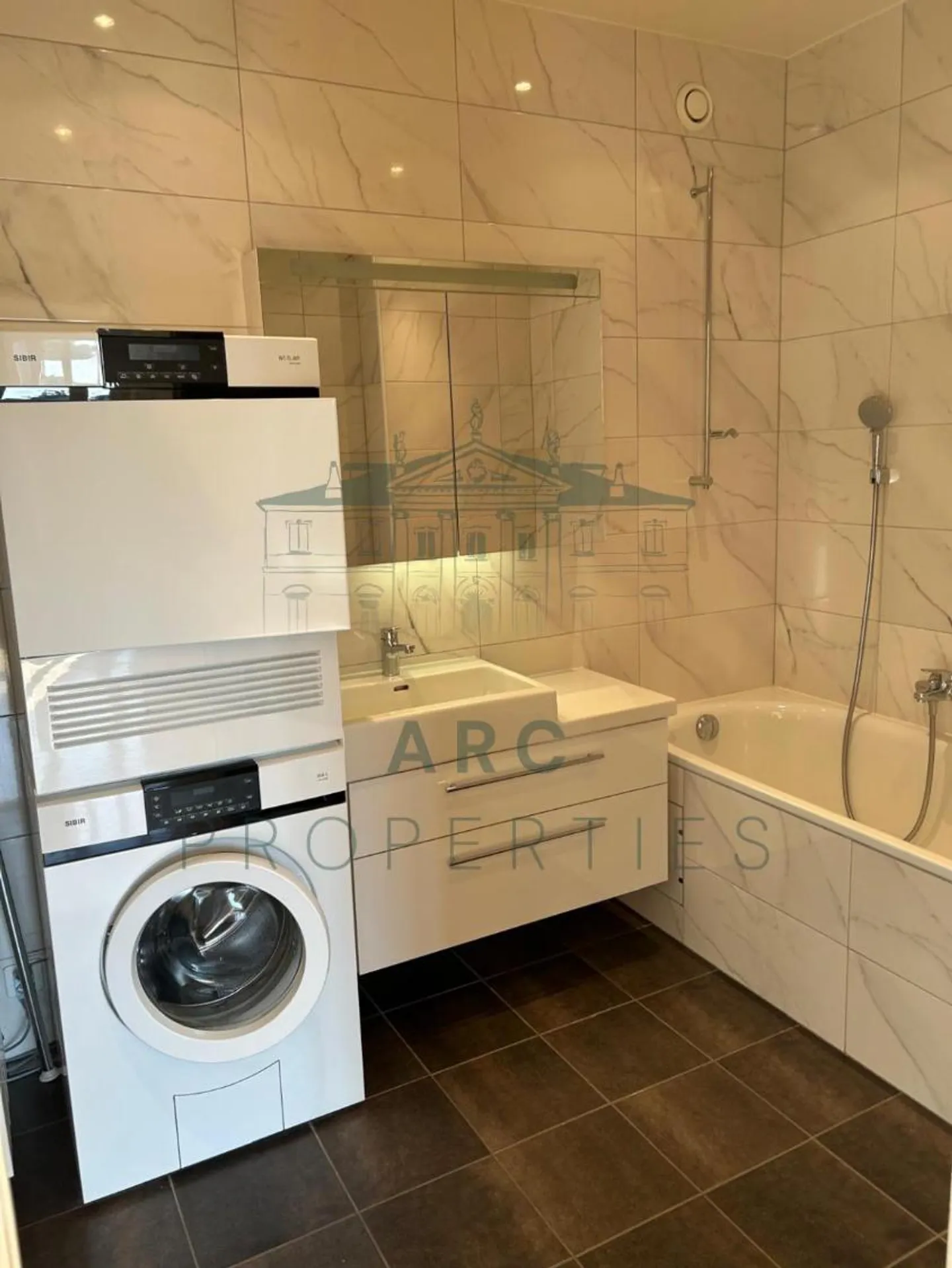 GINEVRA - MAGNIFICO APPARTAMENTO CON BALCONE - Foto 3 di 3