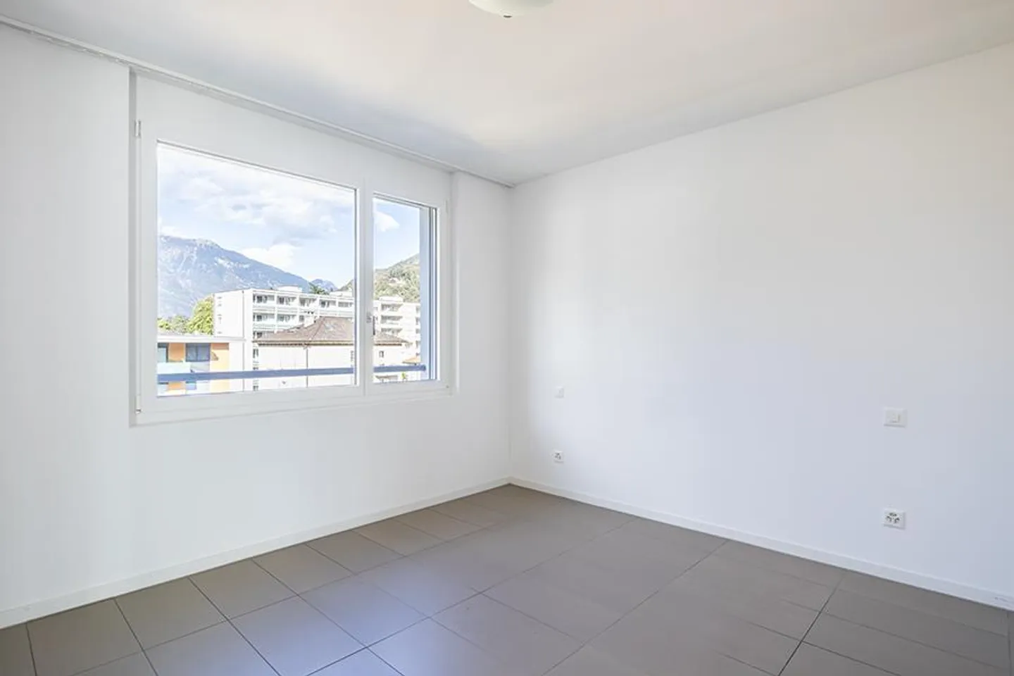 MODERN 4.5 ROOMS IN GIUBIASCO - Photo 10 of 15