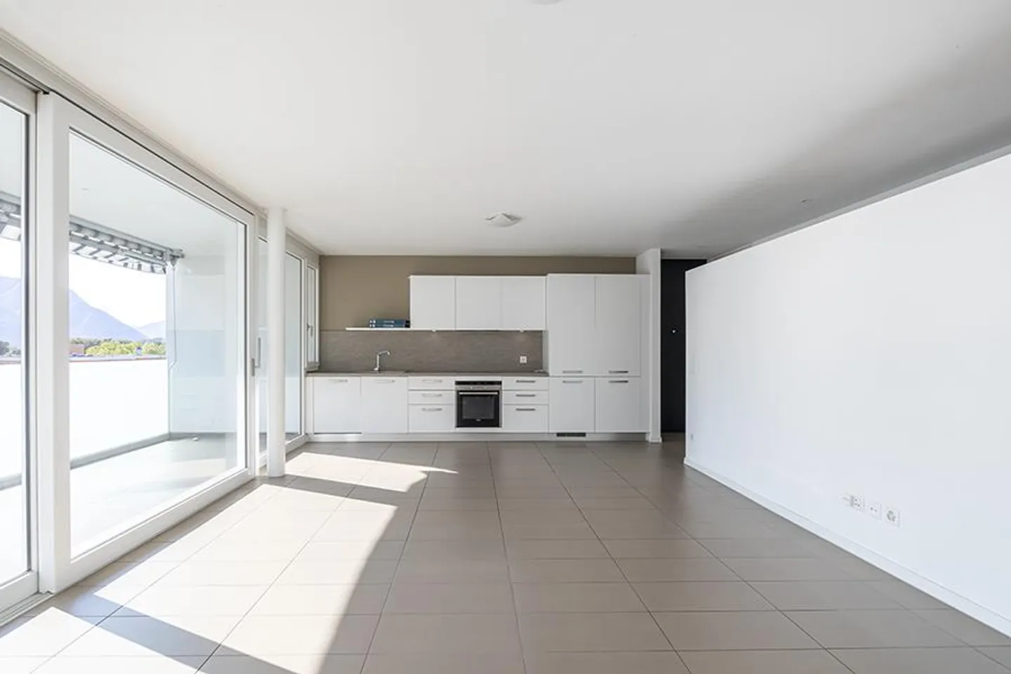 MODERN 4.5 ROOMS IN GIUBIASCO - Photo 1 of 15