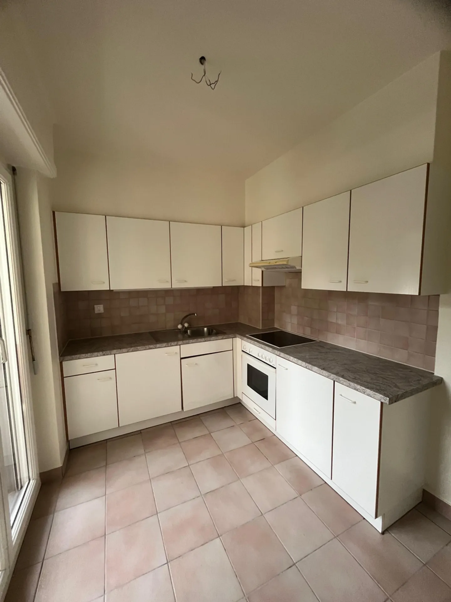 2.5 Room Apartment - Photo 4 of 6