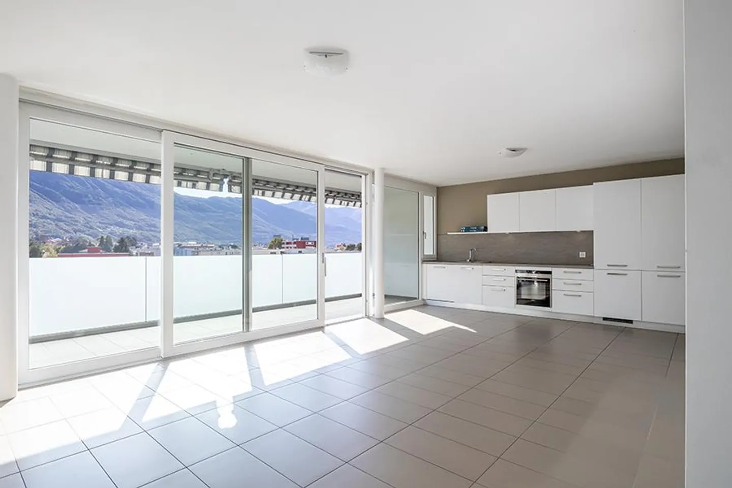 MODERN 4.5 ROOMS IN GIUBIASCO - Photo 6 of 15