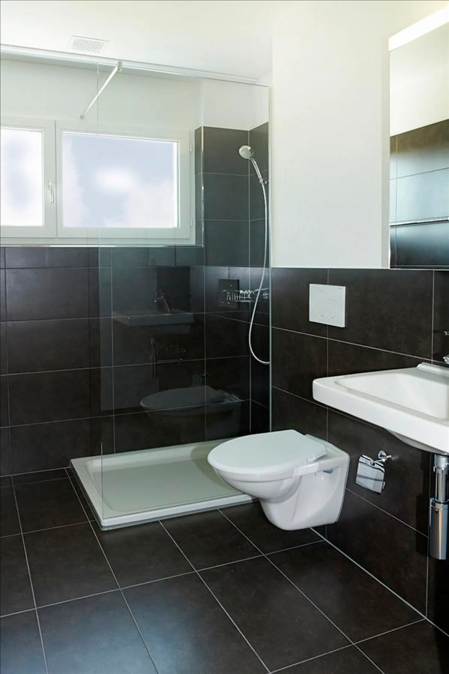 Aimez-vous vivre dans un complexe résidentiel bien entretenu ? - Photo 5 sur 7