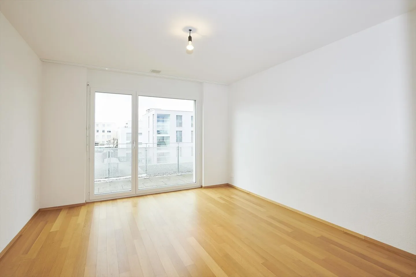 Aimez-vous vivre dans un complexe résidentiel bien entretenu ? - Photo 6 sur 7