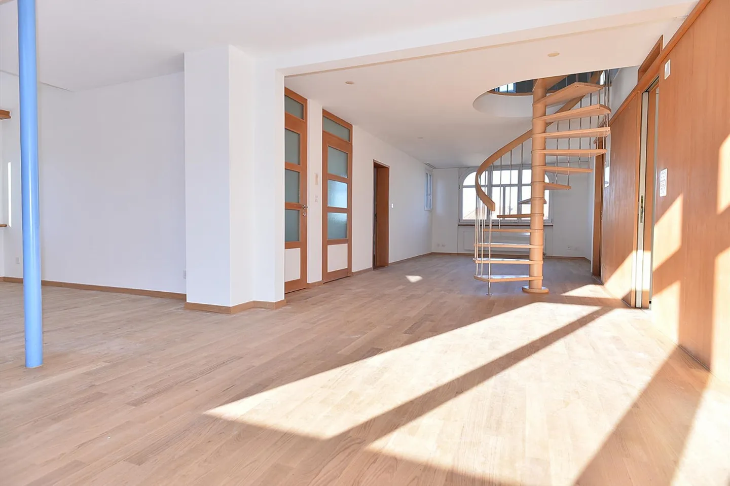 Beautiful 4.5-room apartment near three ponds - Photo 2 of 14