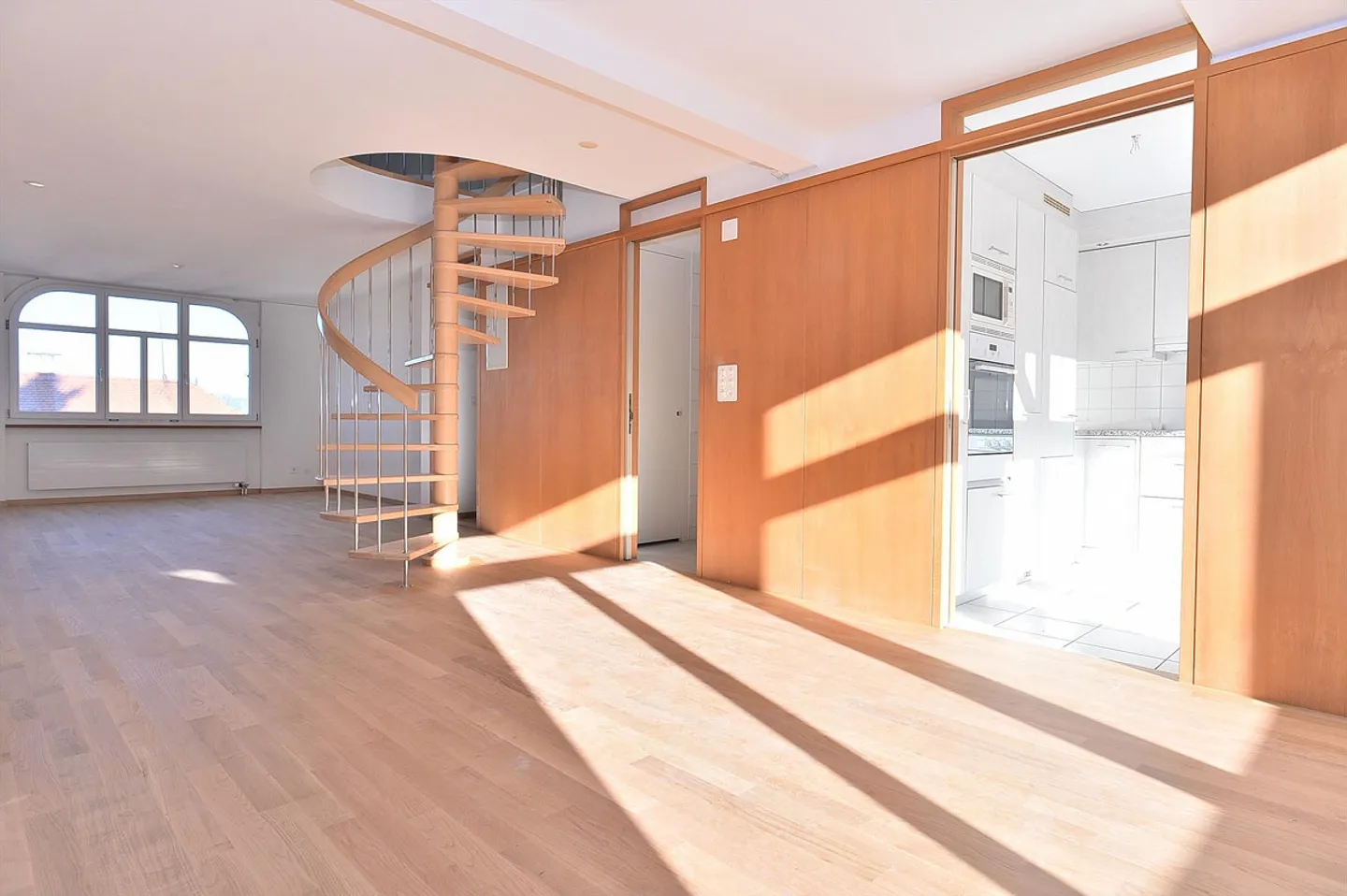Beautiful 4.5-room apartment near three ponds - Photo 3 of 14