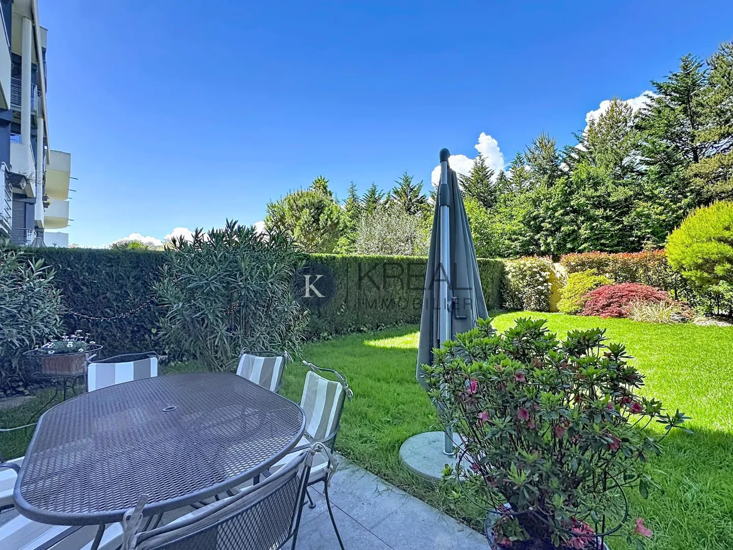 Elegant apartment in a three-family house with high-quality amenities - Photo 1 of 13