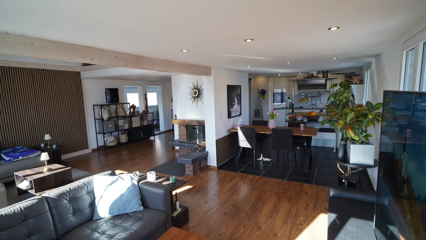 Casa unifamiliare storica con 12 stanze a Niederbipp - Foto 3 di 11