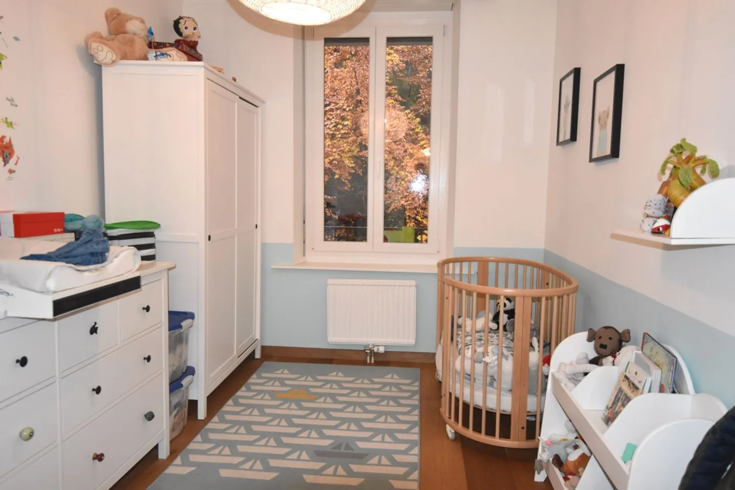 Charming Apartment with Lake View - Photo 4 of 7