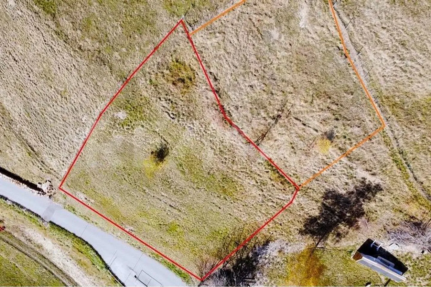 Building land in a sunny location with top views - Photo 3 of 5